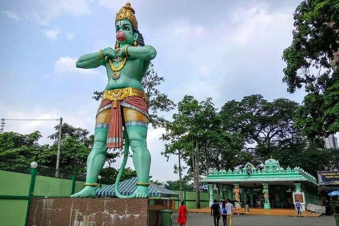 3-Hour Countryside and Batu Tour in Malaysia - Hotel pickup, air-conditioned transport, and a small-group vibe