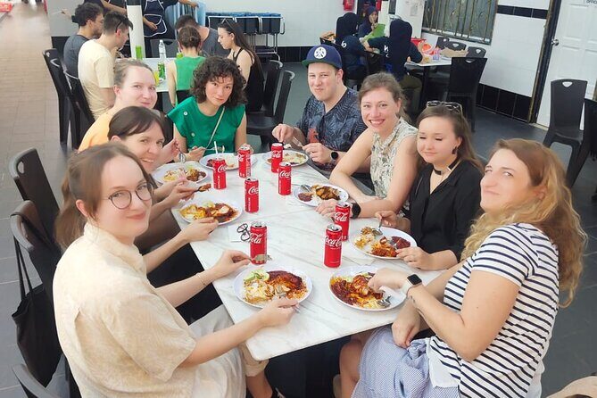 Amazing Local Food Tour in Kuala Lumpur - What group size and guides mean for your experience