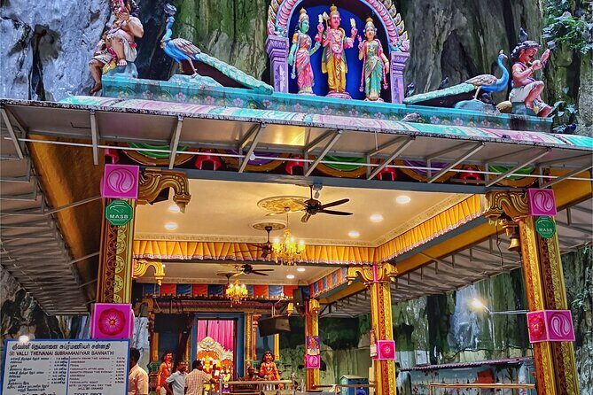 Batu Caves and Sari Experience with Batik Workshop - Temple exploration: stairs, shrines, and how to not lose time