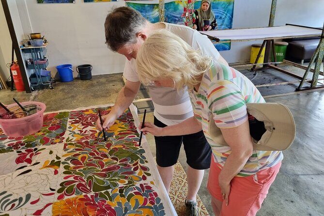 Batu Caves & Malaysian Handicraft Tour: Pewter & Batik Experience - Pickup, Timing, and the 3.5-Hour Pace