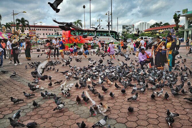 Batu Caves Twilight and Little India Evening Tour - Stop 2: Ramayana Cave Illumination and What to Expect Inside