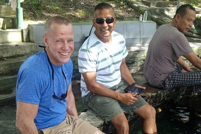 Batu Caves, Waterfalls and Hot Springs Tour With Lunch - Batik Chong (or Jadi Batek): Getting the Patterns Before You Buy Them