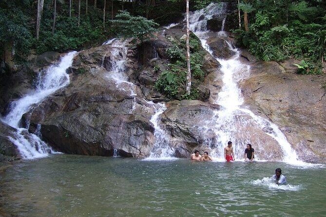 Batu Caves, Waterfalls, Hotspring, Batik & Pewter Tour with Lunch - Small-group feel: why max 15 matters on this route
