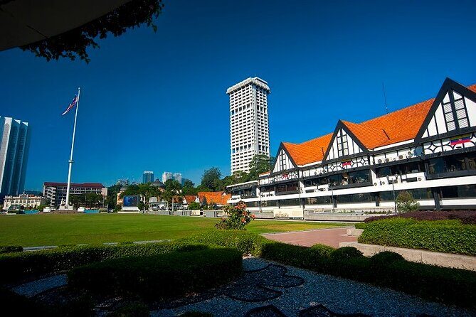 Best of Kuala Lumpur City Tour Including National Museum and National Monument - Dataran Merdeka and Sultan Abdul Samad Building: independence in the street grid