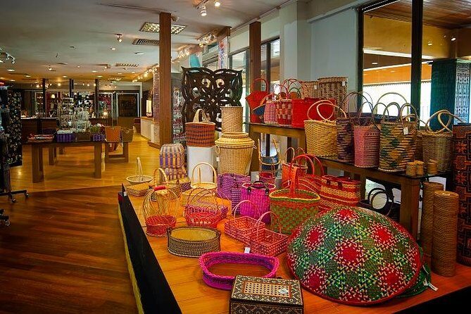 Best of Kuala Lumpur City Tour Including National Museum and National Monument - Kuala Lumpur Craft Centre and Cocoa Boutique: real souvenirs, plus shopping time