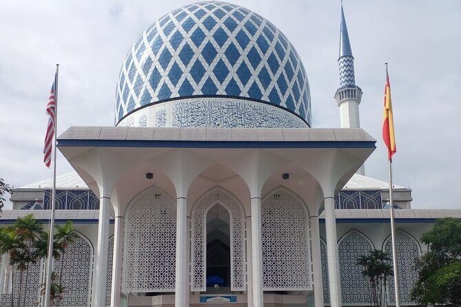 Blue Mosque And Batu Caves Private Tour from Kuala Lumpur - Who this tour suits best (and who should look elsewhere)