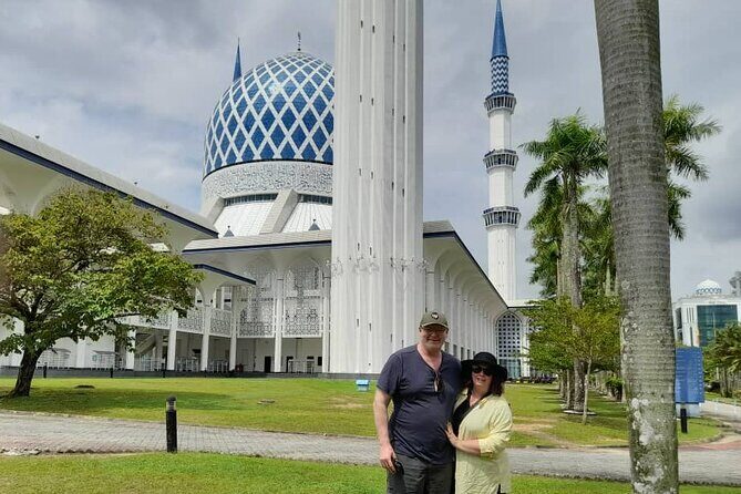 Blue Mosque And Batu Caves Private Tour from Kuala Lumpur - A simple game plan for your mosque + caves day