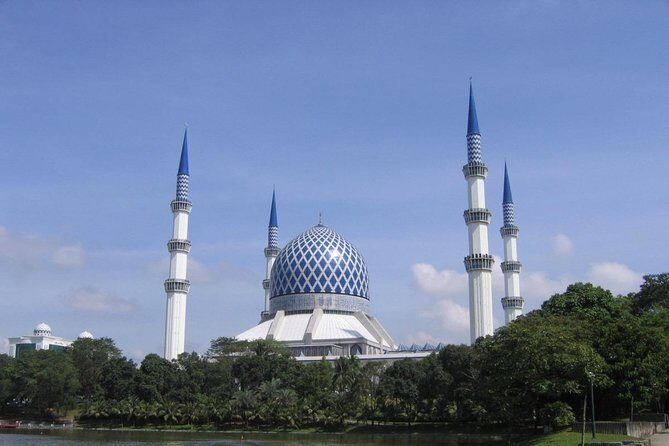 Blue Mosque And Batu Caves Tour - Geneve Timepiece and East Coast Batik: why they’re included