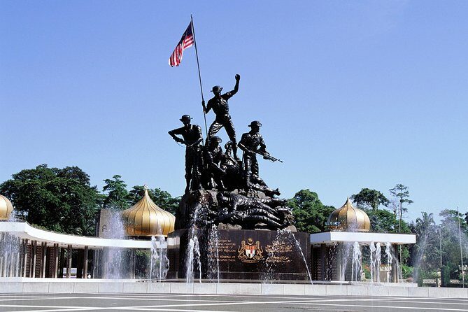 City and Batu Caves Tour - Istana Negara and Independence Square: photo stops that still add up
