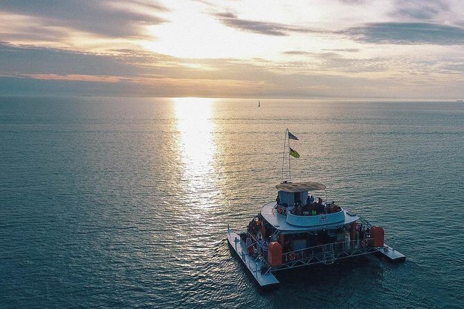 Dickson Dragon Amazing Sunset Cruise - Salt-water jacuzzi rules you should plan around