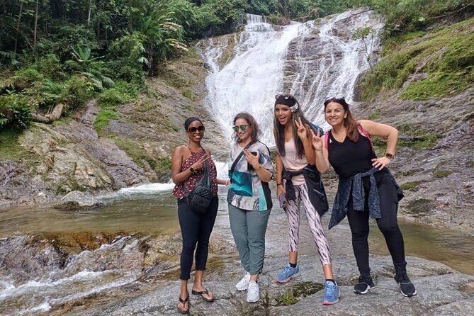 Explore Cameron Highlands: Full-Day Tour with Scenic Batu Caves - Brinchang viewpoints and Sam Poh Buddhist Temple: a hilltop pause