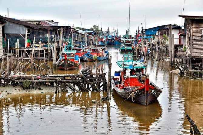 Fireflies Cruise with Batu Cave Visit and Seafood Dinner - Kampung Kuantan Firefly Park: The Boat Ride Starts After Darkness