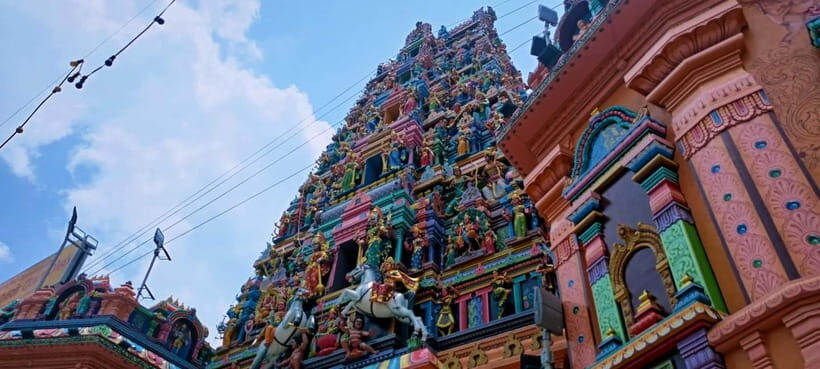 From Kuala Lumpur: City Tour with 21 Attractions - Royal photo stops and the monument sweep: how the city’s power shows up