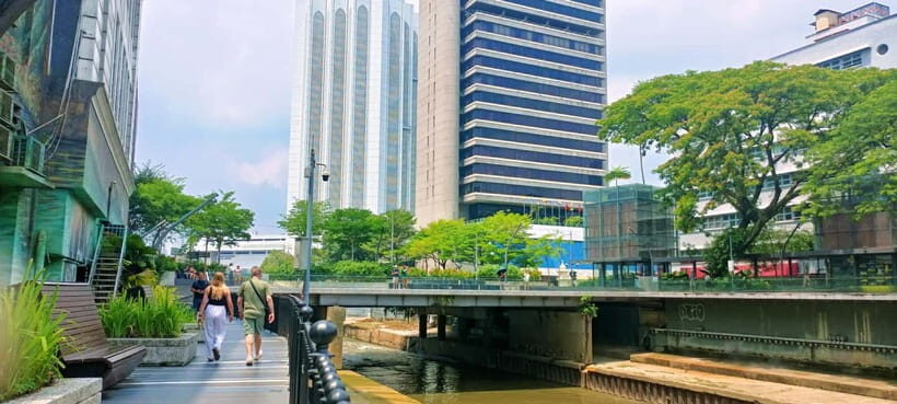 From Kuala Lumpur: City Tour with 21 Attractions - Little India to Independence Square: streets, symbols, and the Merdeka moment