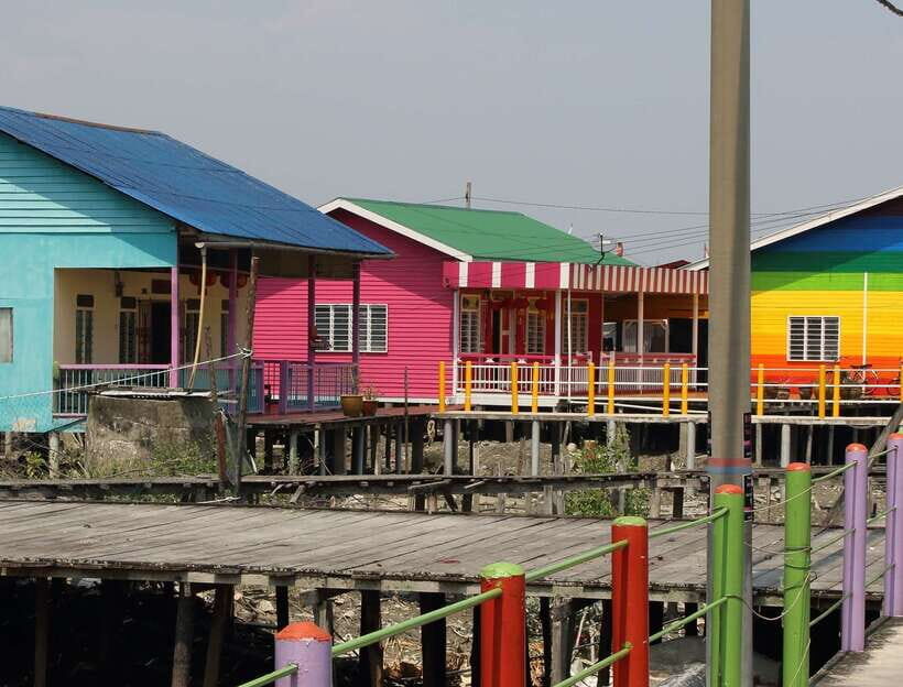 From Kuala Lumpur: Crab Island Tour with Seafood Lunch - Temple stops and photo moments on the return drive