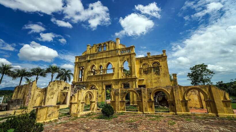 From Kuala Lumpur: Full-Day Tour to Ipoh - British-colonial landmarks: Ipoh Town Hall, Railway Station, and the Birch Clock Tower