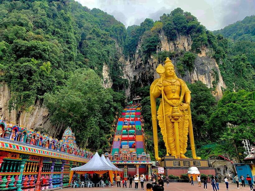 From Kuala Lumpur: Genting Highlands Day Tour & Gondola Ride - Batu Caves: Limestone Temples, Steps, and Monkey-proof Planning