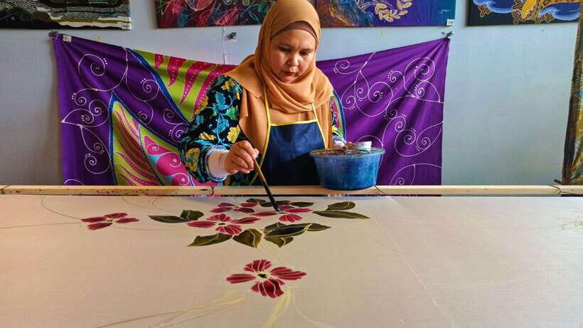 From Kuala Lumpur: Private Batu Caves Cultural Tour - The batik factory stop at East Coast Batik (Batik CHONG)