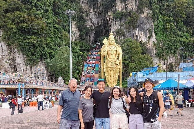 Full Day Kuala Lumpur City Tour with Petronas Twin Tower Tickets - Mosque and temple stops: the day’s faith geography