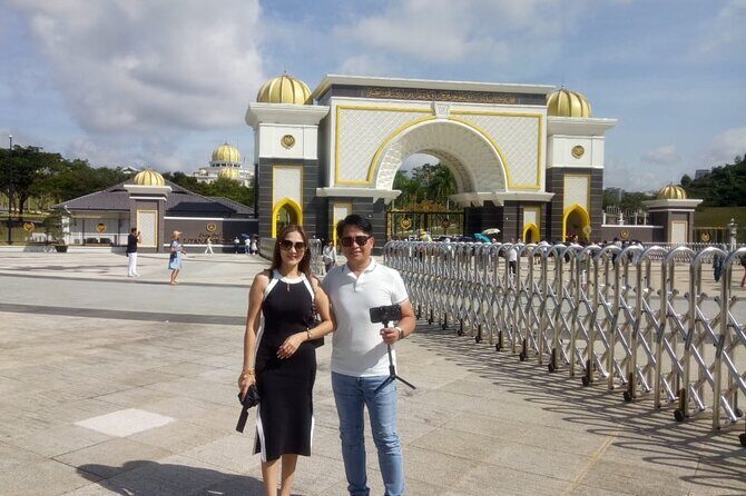 Full-Day Kuala Lumpur Sightseeing Tour - Central KL Religious Architecture: The River of Life + Masjid Negara