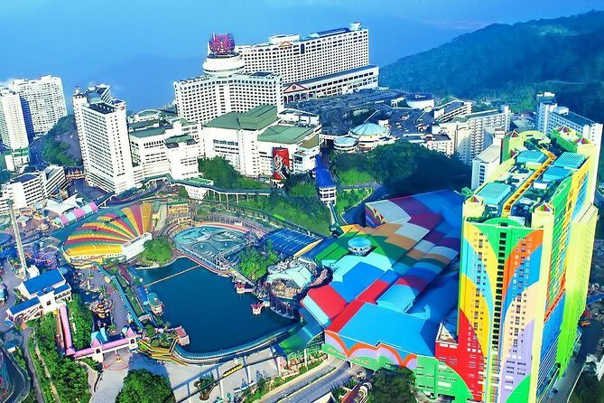 Genting Highlands & Batu Caves Day Tour + Chin Swee Temple - Batu Caves: Stairs, Hindu Icons, and Panoramic Payoff