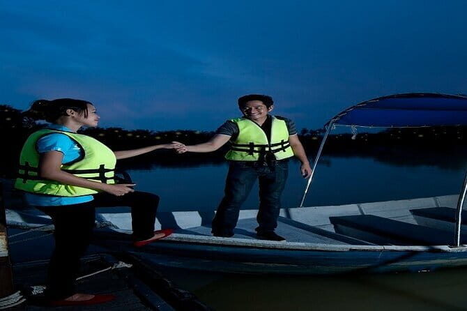 Group Tour: Kuala Selangor Firefly Blinking's including Dinner - Altingsburg Lighthouse Stop: Stretch Your Legs Before Darkness Fades