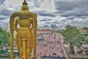 Half Day Cultural And Batu Caves Tour in Kuala Lumpur - Thean Hou Temple: a 6-tier pagoda with a strong Chinese-Hainanese identity