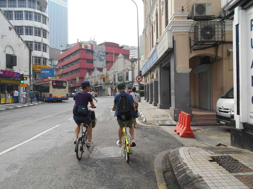 Hidden Kuala Lumpur: 4-Hour Bike Tour - From KL City Gallery to Petaling Street, then into the back lanes