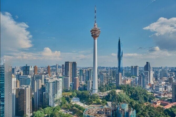 KL City Highlights in half a day - A fast half-day loop through KL’s most recognizable scenes