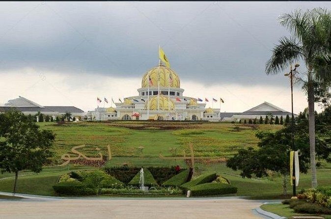 KL City Highlights in half a day - Dataran Merdeka: Independence Square with the colonial backdrop