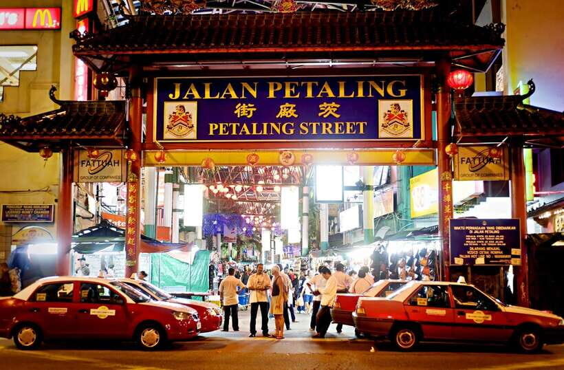 Kuala Lumpur: 4-Hour Authentic Local Markets & Event Tour - Chinatown Lanes and Bargain Shopping With Purpose