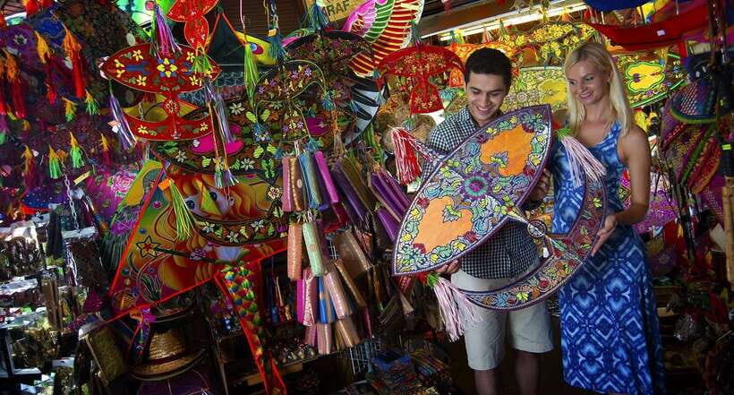 Kuala Lumpur: 4-Hour Authentic Local Markets & Event Tour - Merdeka Square: A Quick Reset Between Markets