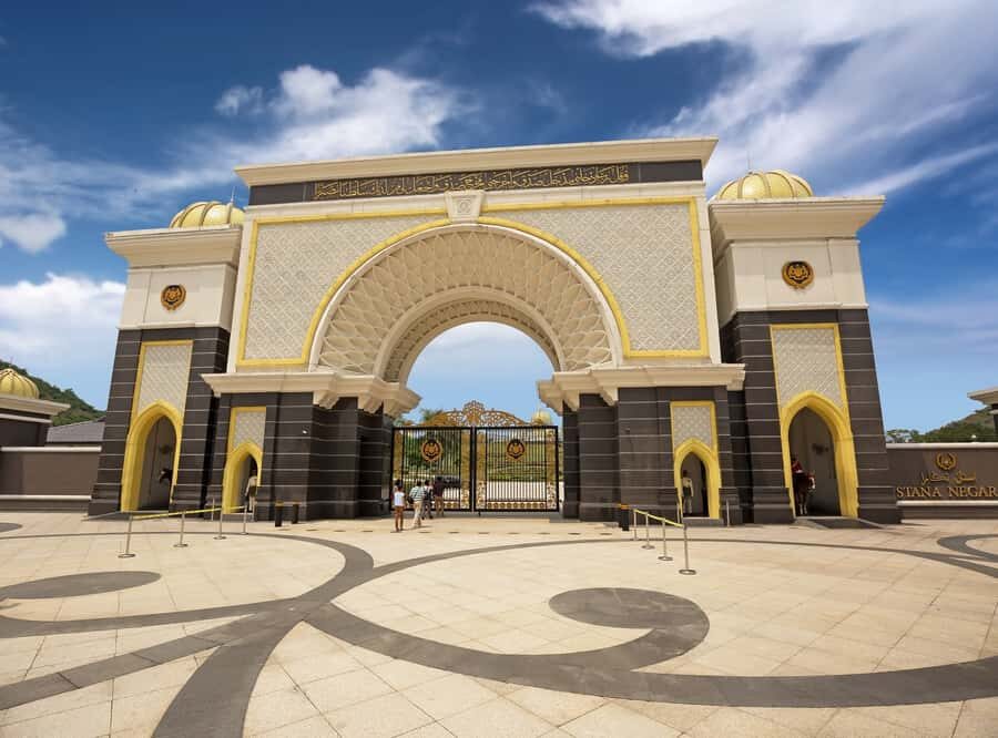 Kuala Lumpur: 4-Hour Tour & KL Towers Visit [Private] - King’s Palace, Merdeka Square, and the architecture you’ll recognize later