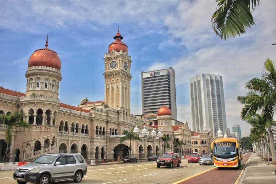 Kuala Lumpur: 4-Hour Tour & KL Towers Visit [Private] - National Museum, Lake Gardens, and the WWII memory at National Monument