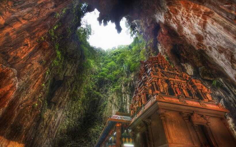 Kuala Lumpur Adventure:Kanching Falls, Ramayana & Batu Caves - Batu Caves and Lord Murugan: 272 Steps, Big Views, Clear Etiquette
