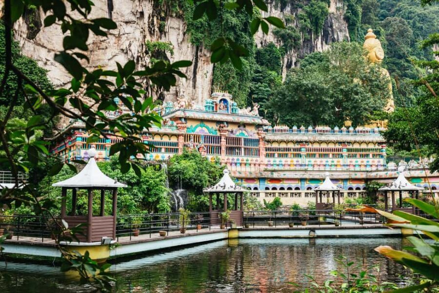 Kuala Lumpur: Batu Caves Half-Day Tour with Pick-Up Option - Starting at Batik: Why This Stop Makes the Caves Better