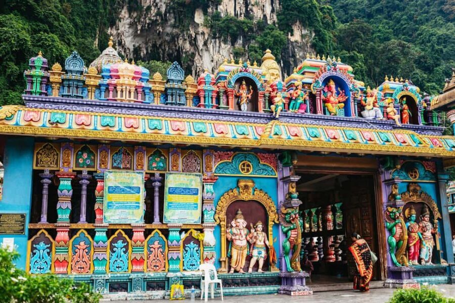 Kuala Lumpur: Batu Caves Half-Day Tour with Pick-Up Option - What You See Underground: Caverns, Shrines, and Colorful Sacred Art