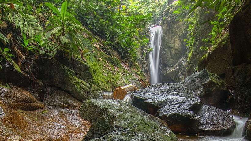Kuala Lumpur: Batu Caves, Ramayana Caves & Kanching Falls - What the guide adds in the car: from Abdul to Captain JB