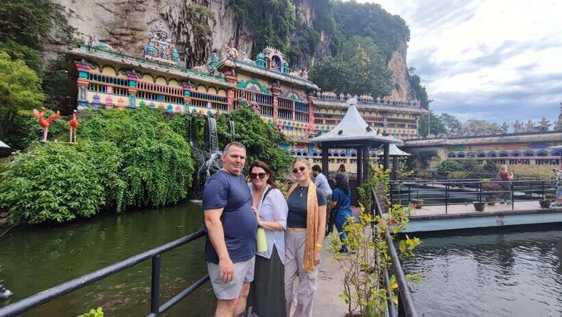 Kuala Lumpur: Batu Caves, Thean Hou Temple & National Mosque - How the 4-hour schedule really feels: photo stops plus one serious climb