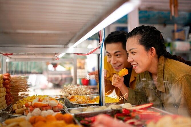 Kuala Lumpur Best Food Tour With A Guide - Central Market Kuala Lumpur: Snack Sampling Without the Guesswork
