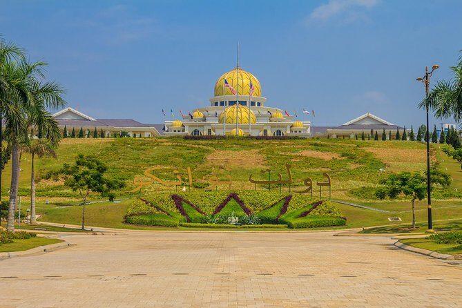 Kuala Lumpur City Highlights Group Tour - Istana Negara: royal-looking architecture, but a quick stop