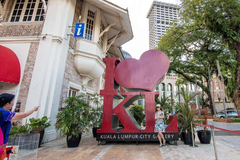 Kuala Lumpur: City Tour & Batu Caves Combo - Independence Square and River of Life: Colonial Memories and Modern City Flow