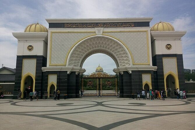 Kuala Lumpur City Tour Full Day 8 hours - Royal Selangor Visitor Centre: A Quick, Included Cultural Break