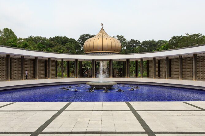 Kuala Lumpur City Tour Full Day 8 hours - Temples for different communities: Thean Hou, Sri Mahamariamman, and Sin Sze Si Ya