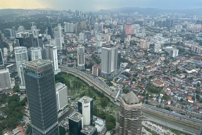 Kuala Lumpur City Tour with Petronas Twin Tower Admission Ticket - Timing in the real world: traffic, photo stops, and pacing