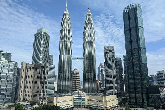 Kuala Lumpur City Tour with Petronas Twin Tower Admission Ticket - National Mosque in a quick 15-minute window