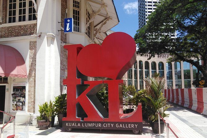Kuala Lumpur Cruise Excursions from Port Klang for KL City Tour - Batu Caves: free entry, big steps, and real temple etiquette