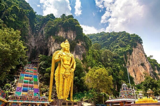 Kuala Lumpur Cultural and Heritage Tour - Thean Hou Temple: a modern structure wearing tradition