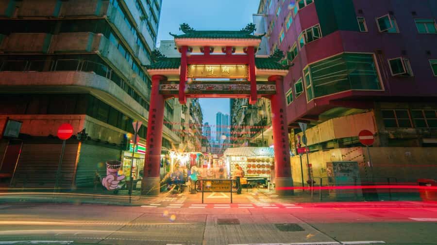 Kuala Lumpur: Evening Tour with Kuala Lumpur Tower Tickets - Chinatown After Dark: Quick Browsing and Real Street Texture