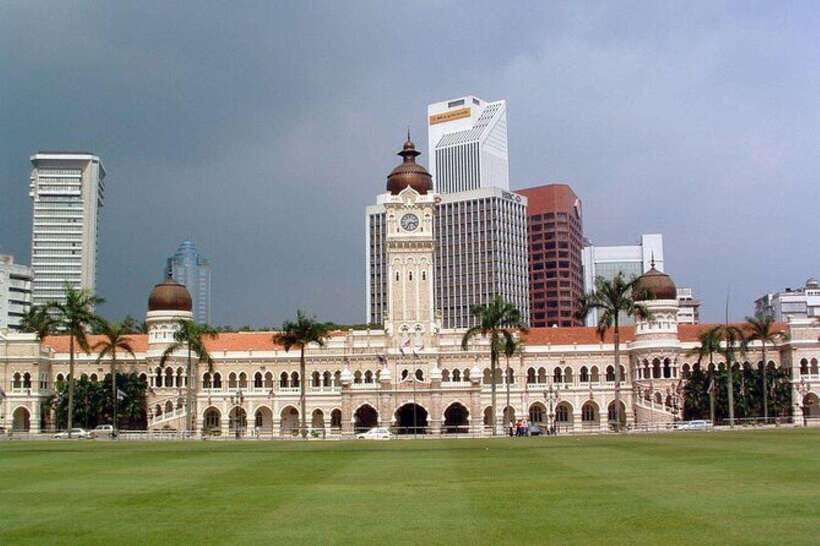 Kuala Lumpur: Full-Day Private City Highlights Tour - Batu Caves and the 272 steps to Hindu shrines